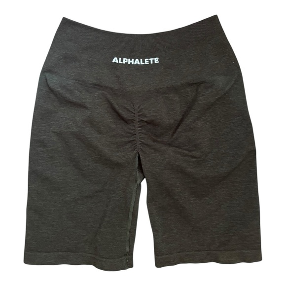 Alphalete Amplify Women's Seamless Scrunch Short Forest Green Size M 8” inseam - Picture 2 of 10